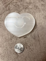 Load image into Gallery viewer, Selenite Heart Charging Plate
